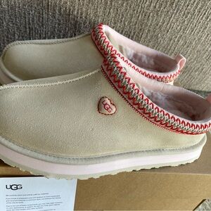 Authentic New Ugg Tazz Love 26’ Kids’ 6 (Women’s 7.5) Sea salt/Rosetta Pink